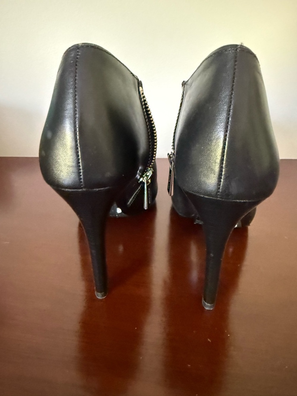 Soooo Cute ! Michael Kors Black Leather Peep-Toe High Heel Ankle Booties - Picture 4 of 7